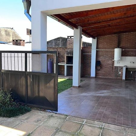Hermoso Duplex En Barrio Cerrado 波萨达斯 外观 照片