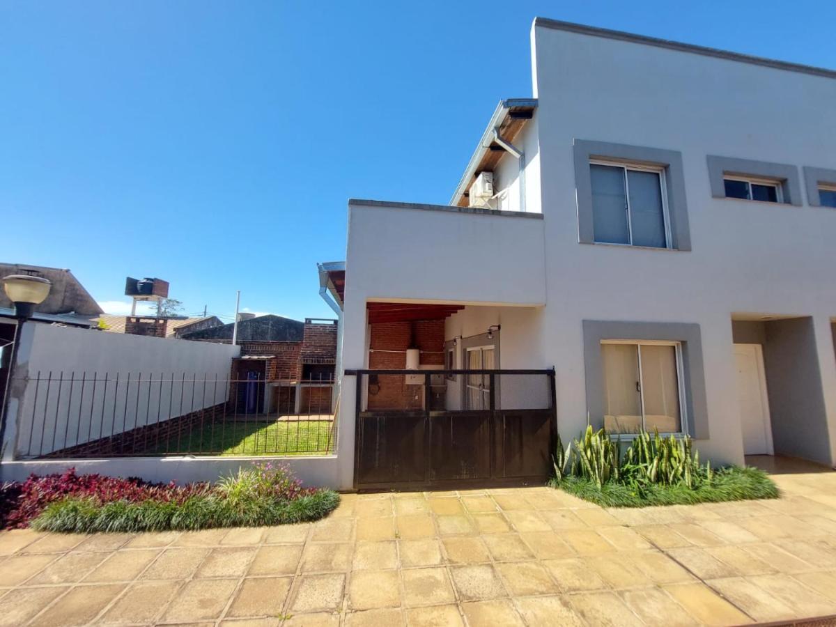 Hermoso Duplex En Barrio Cerrado 波萨达斯 外观 照片